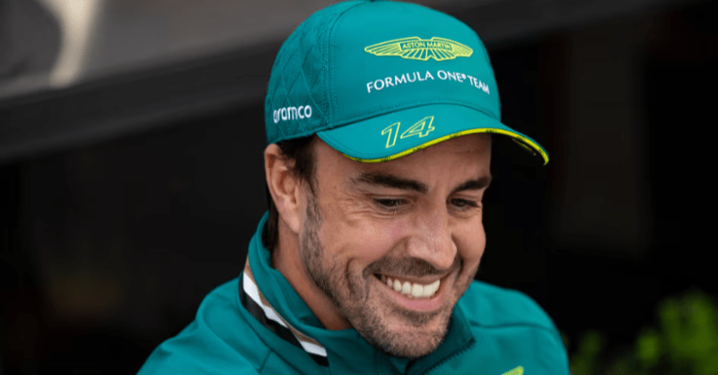 OFICIAL: Fernando Alonso renueva con Aston Martin hasta 2026